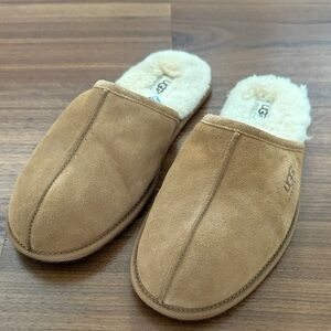 UGG Men's Brown Scuff Slipper